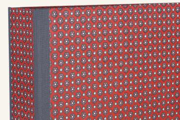 Folder rust red with small stylized flowers